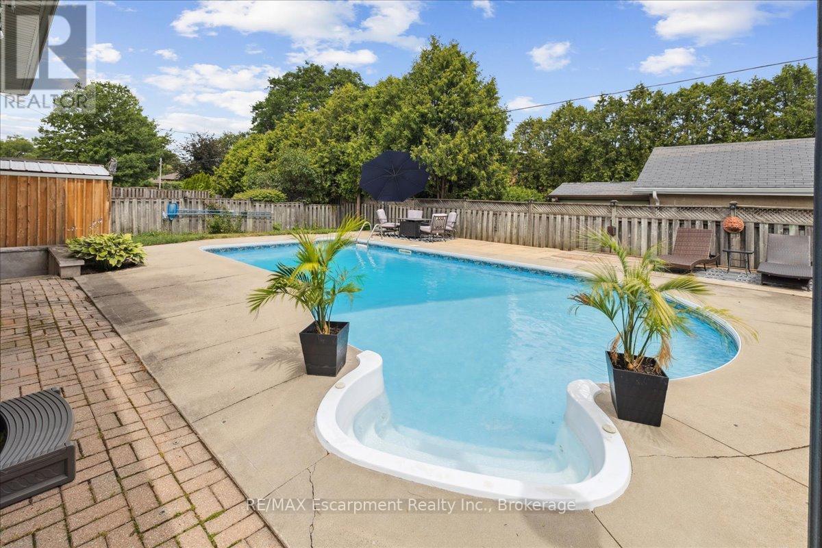 755 Parker Crescent, Burlington (Brant), ON - Outdoor With In Ground Pool With Deck Patio Veranda With Backyard