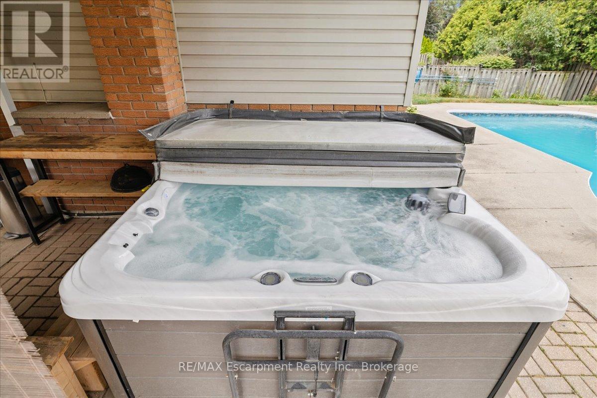 755 Parker Crescent, Burlington (Brant), ON - Outdoor With Exterior