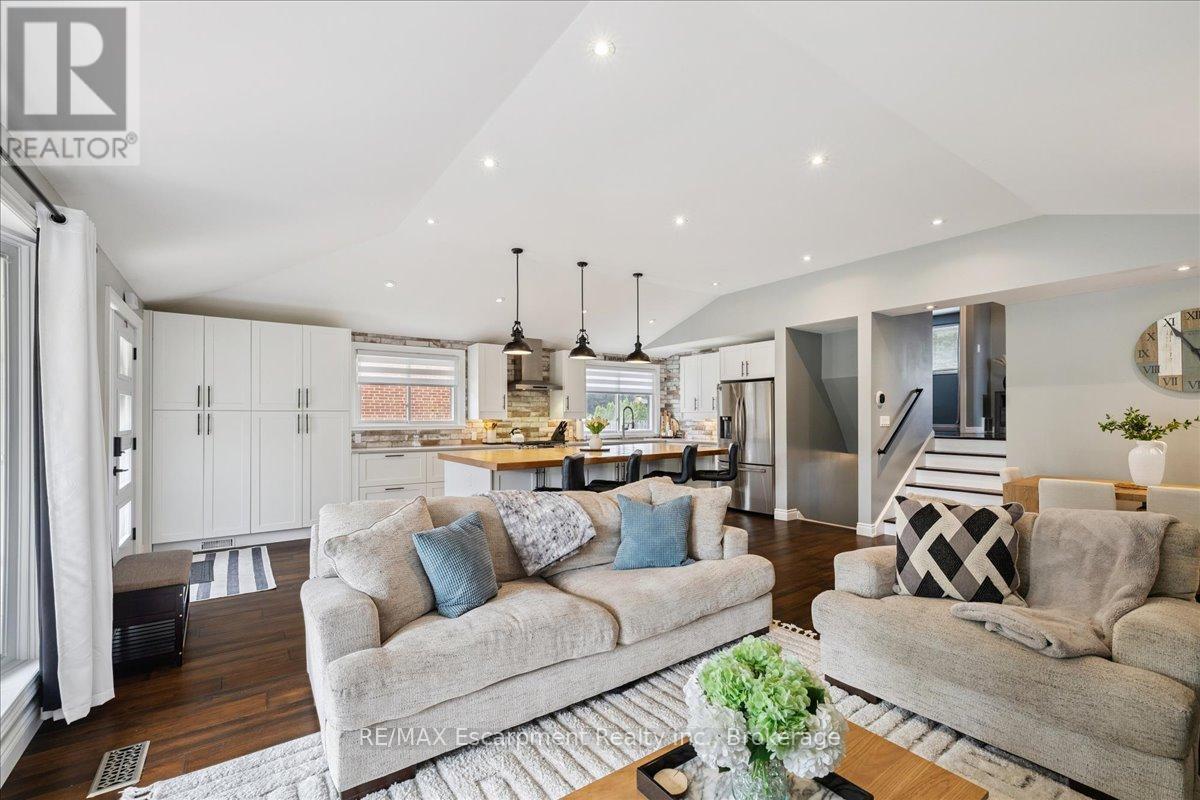 755 Parker Crescent, Burlington (Brant), ON - Indoor Photo Showing Living Room