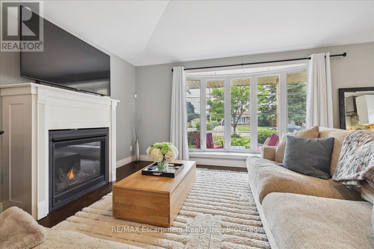 755 Parker Crescent, Burlington (Brant), ON - Indoor Photo Showing Living Room With Fireplace