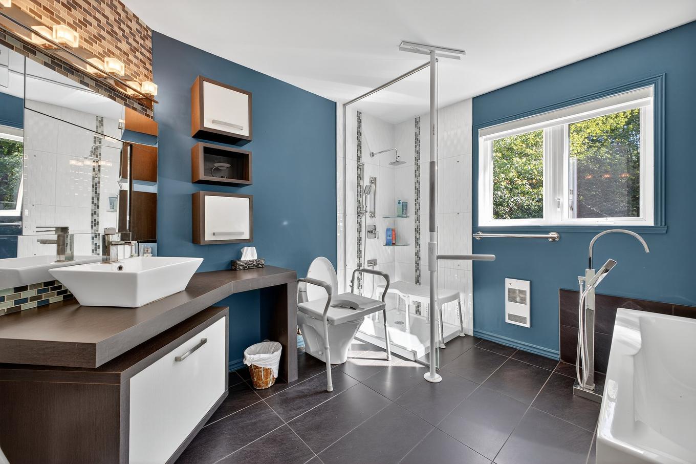 Salle de bains - 208 Rue Des Cerfs, Farnham, QC - Indoor Photo Showing Bathroom