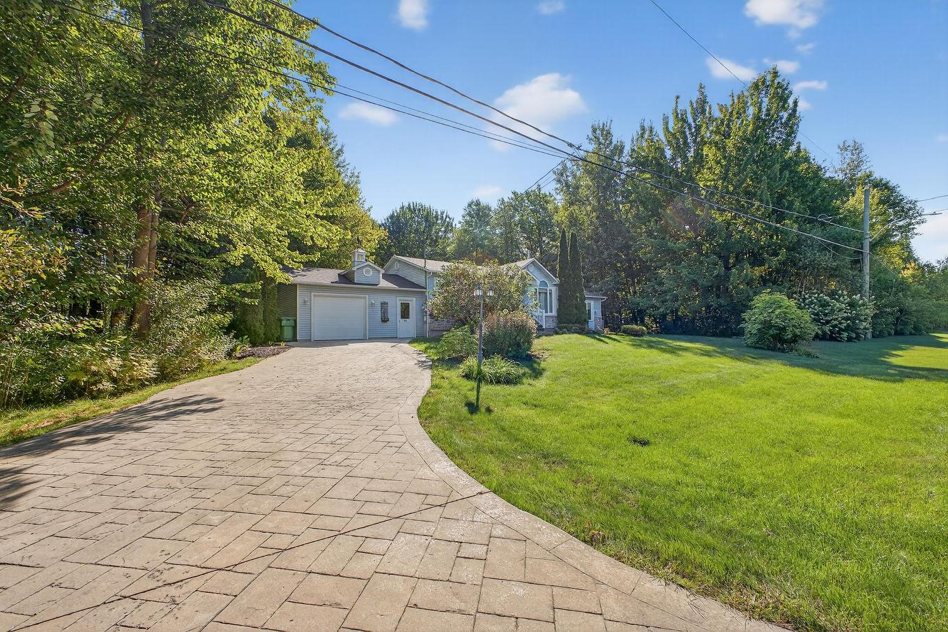 Stationnement - 208 Rue Des Cerfs, Farnham, QC - Outdoor