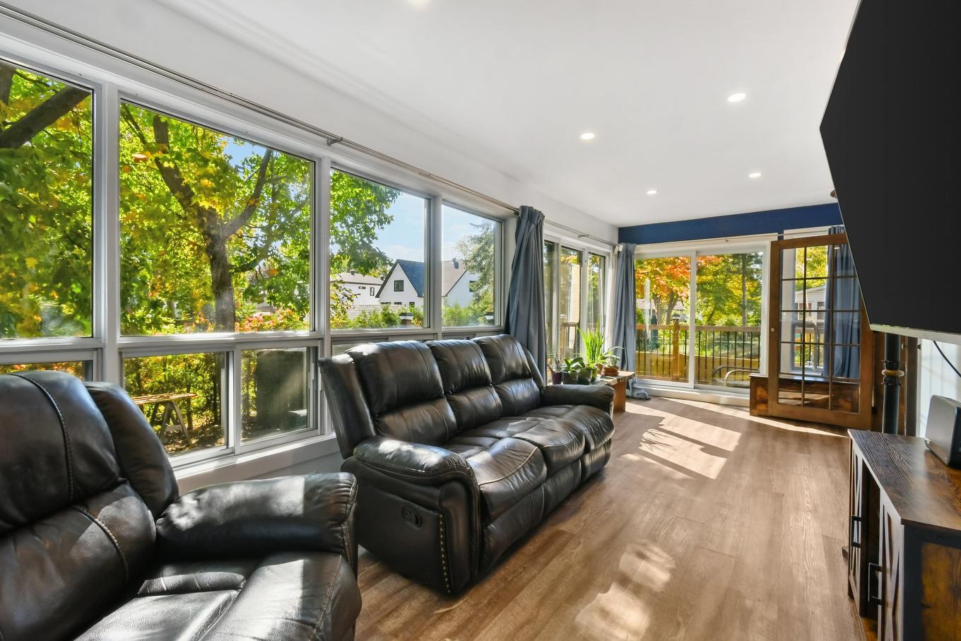 Living room - 165 Rue Evelyn, Longueuil (Greenfield Park), QC - Indoor Photo Showing Living Room
