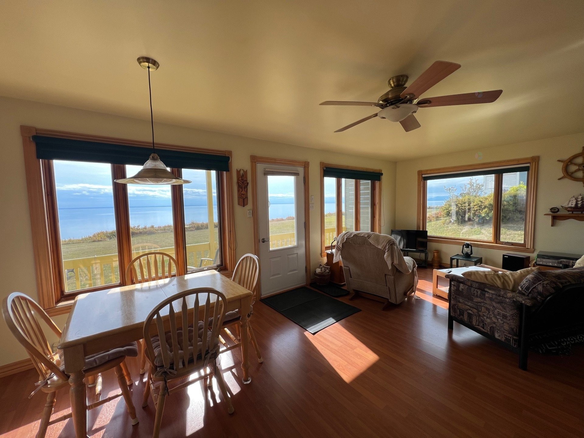 Interior - 200 Boul. Perron E., Caplan, QC - Indoor