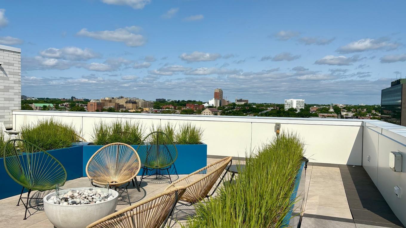 Overall view - 429-2180 Rue Ste-Catherine E., Montréal (Ville-Marie), QC - Outdoor With Balcony