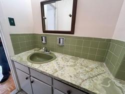 Ensuite bathroom -