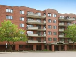 6A-4410 Rue Ste-Catherine O. Westmount, QC H3Z 1R2