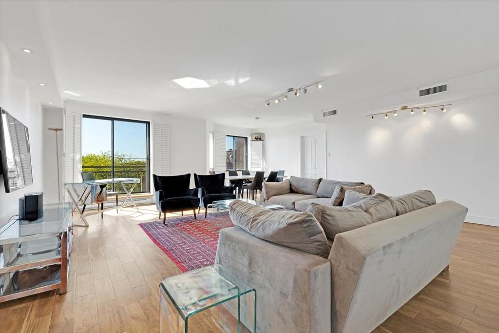 Salon - 6A-4410 Rue Ste-Catherine O., Westmount, QC - Indoor Photo Showing Living Room
