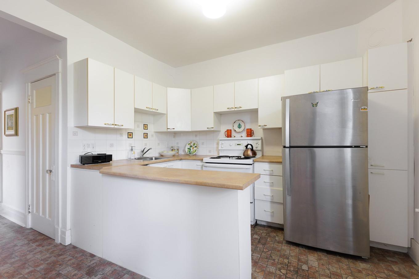 Kitchen - 2323 Av. Madison, Montréal (Côte-Des-Neiges/Notre-Dame-De-Grâce), QC - Indoor Photo Showing Kitchen