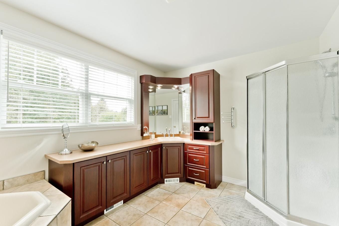 Bathroom - 680 Mtée Des Pins S., Coaticook, QC - Indoor Photo Showing Bathroom