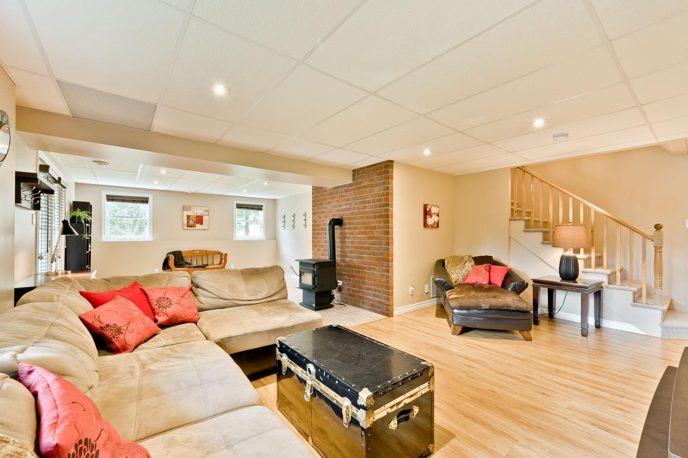 Family room - 680 Mtée Des Pins S., Coaticook, QC - Indoor