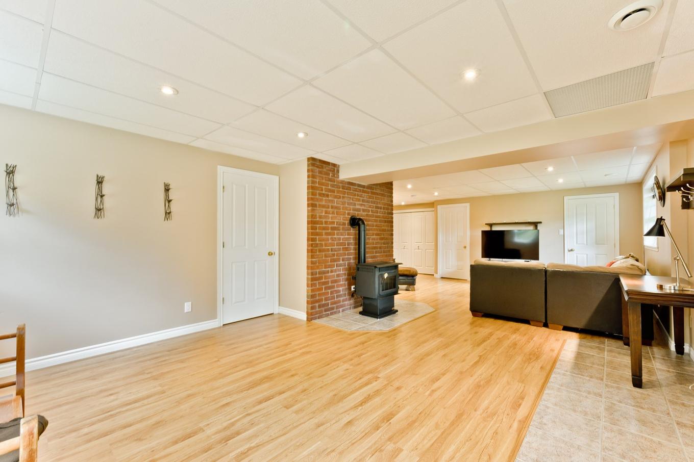 Family room - 680 Mtée Des Pins S., Coaticook, QC - Indoor