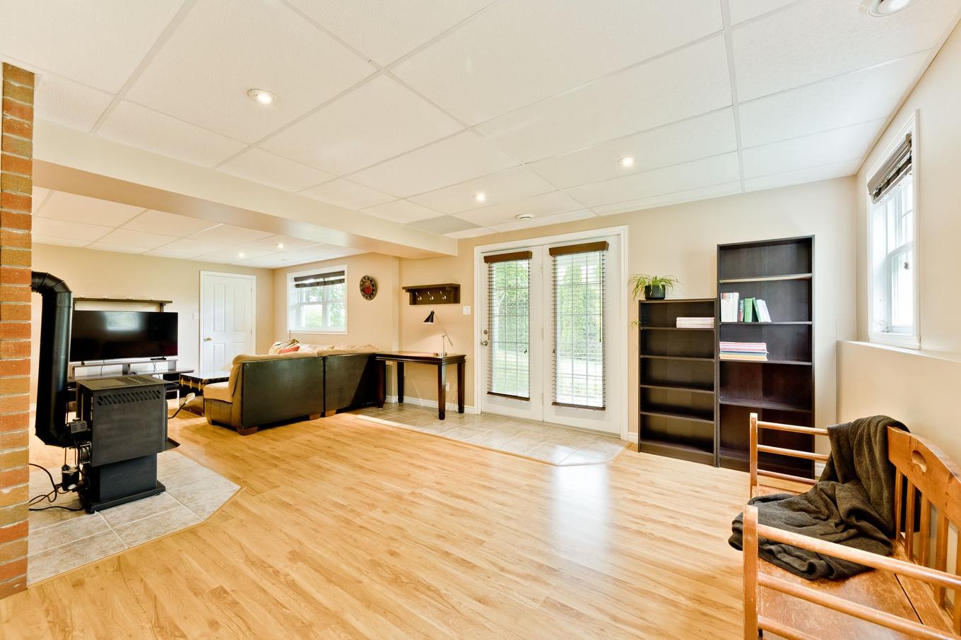 Family room - 680 Mtée Des Pins S., Coaticook, QC - Indoor