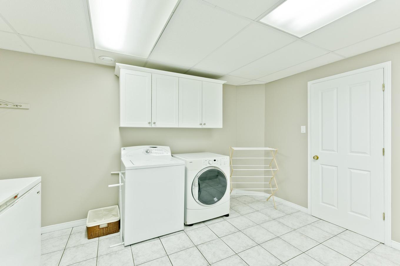 Laundry room - 680 Mtée Des Pins S., Coaticook, QC - Indoor Photo Showing Laundry Room