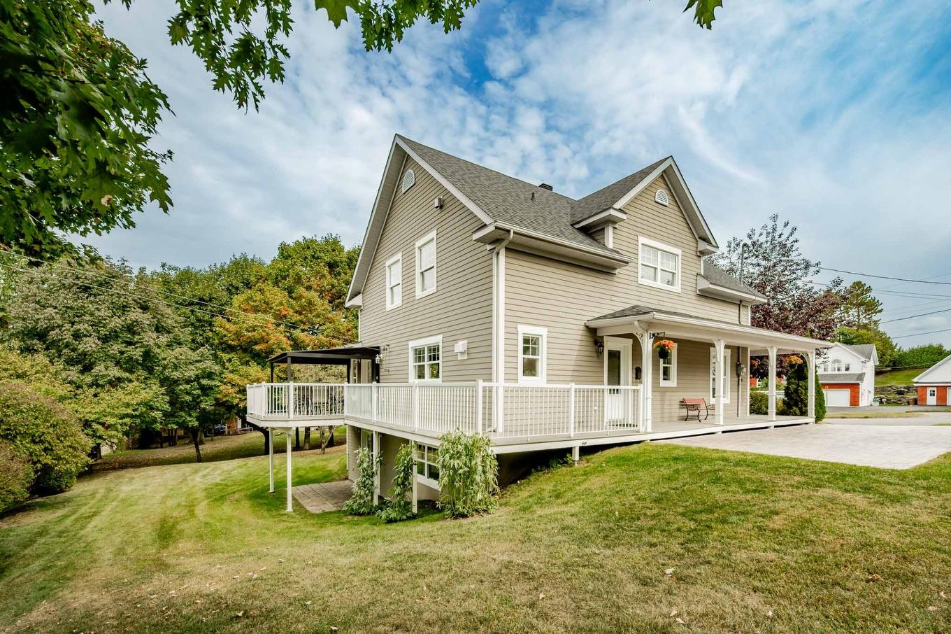 Exterior - 680 Mtée Des Pins S., Coaticook, QC - Outdoor With Deck Patio Veranda