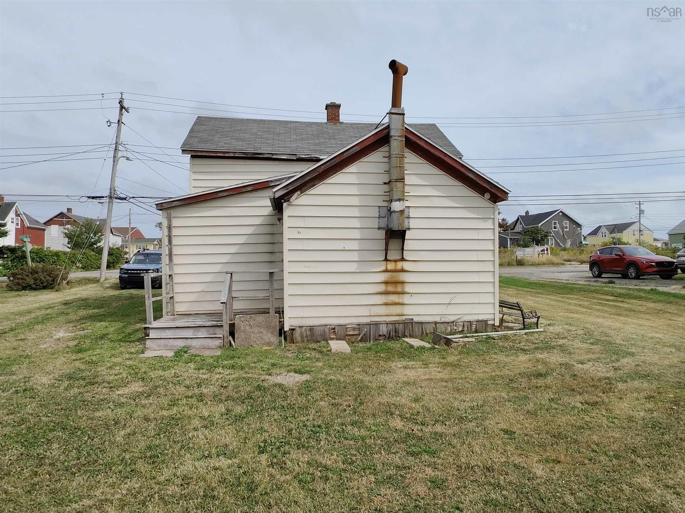 119 South Street, Donkin, NS