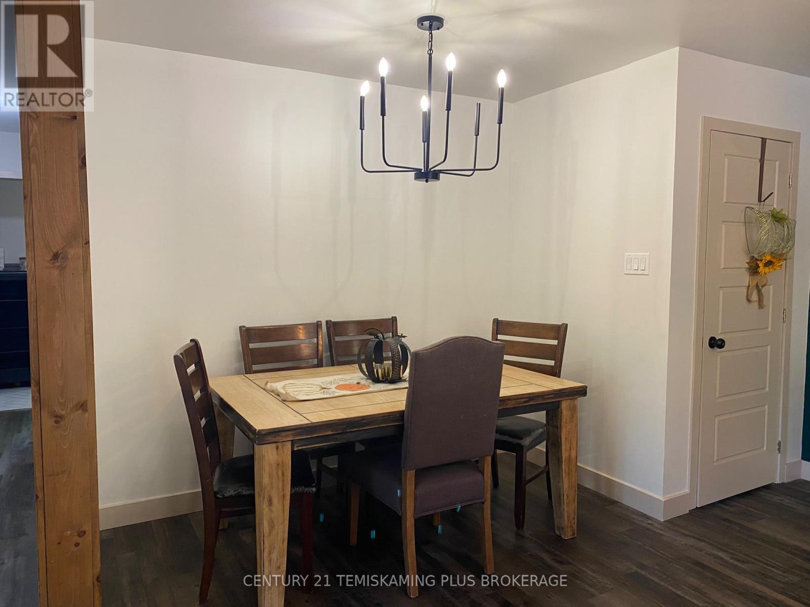 466609 Kerr Lake Road, Timiskaming (Tim - Outside - Rural), ON - Indoor Photo Showing Dining Room