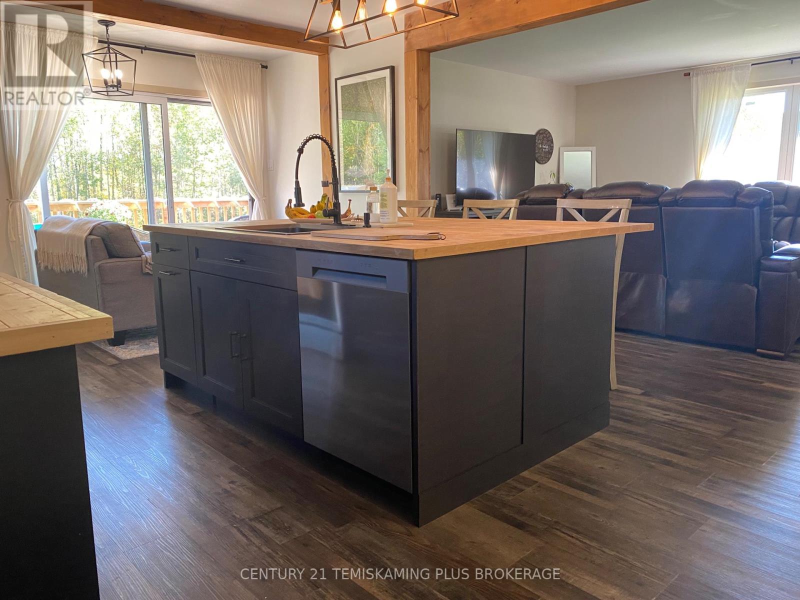 466609 Kerr Lake Road, Timiskaming (Tim - Outside - Rural), ON - Indoor Photo Showing Other Room