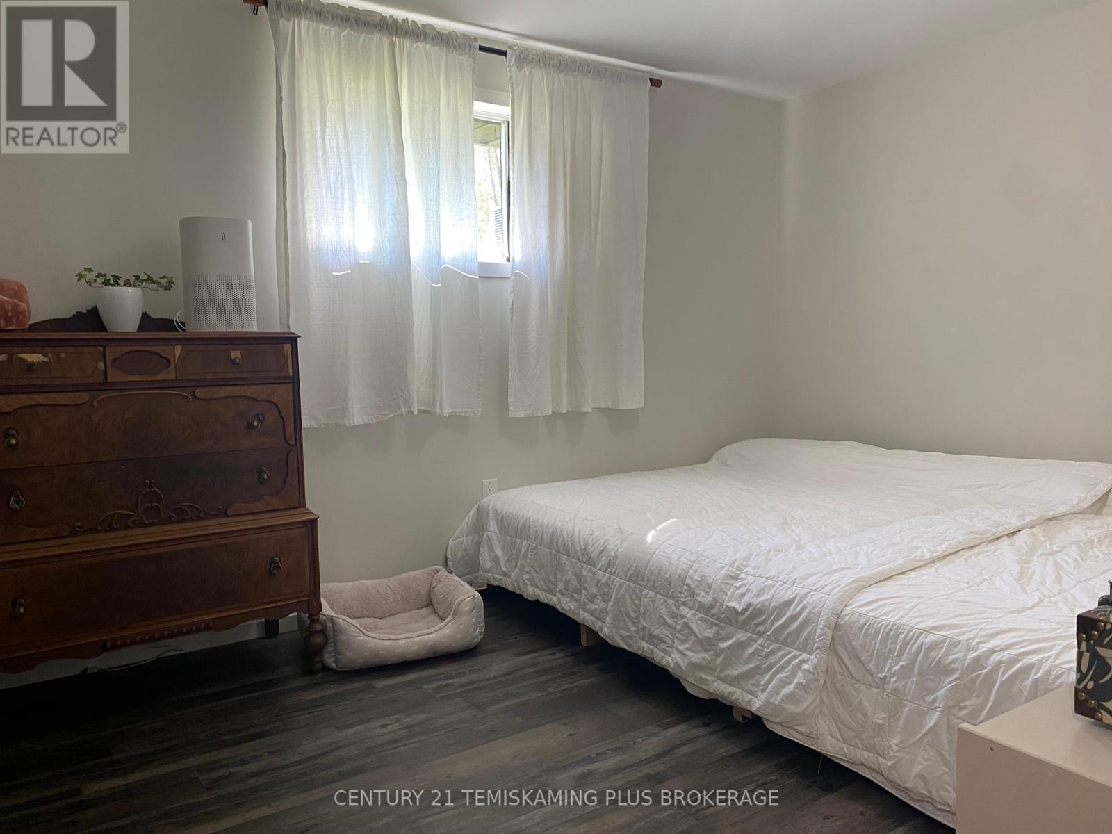 466609 Kerr Lake Road, Timiskaming (Tim - Outside - Rural), ON - Indoor Photo Showing Bedroom