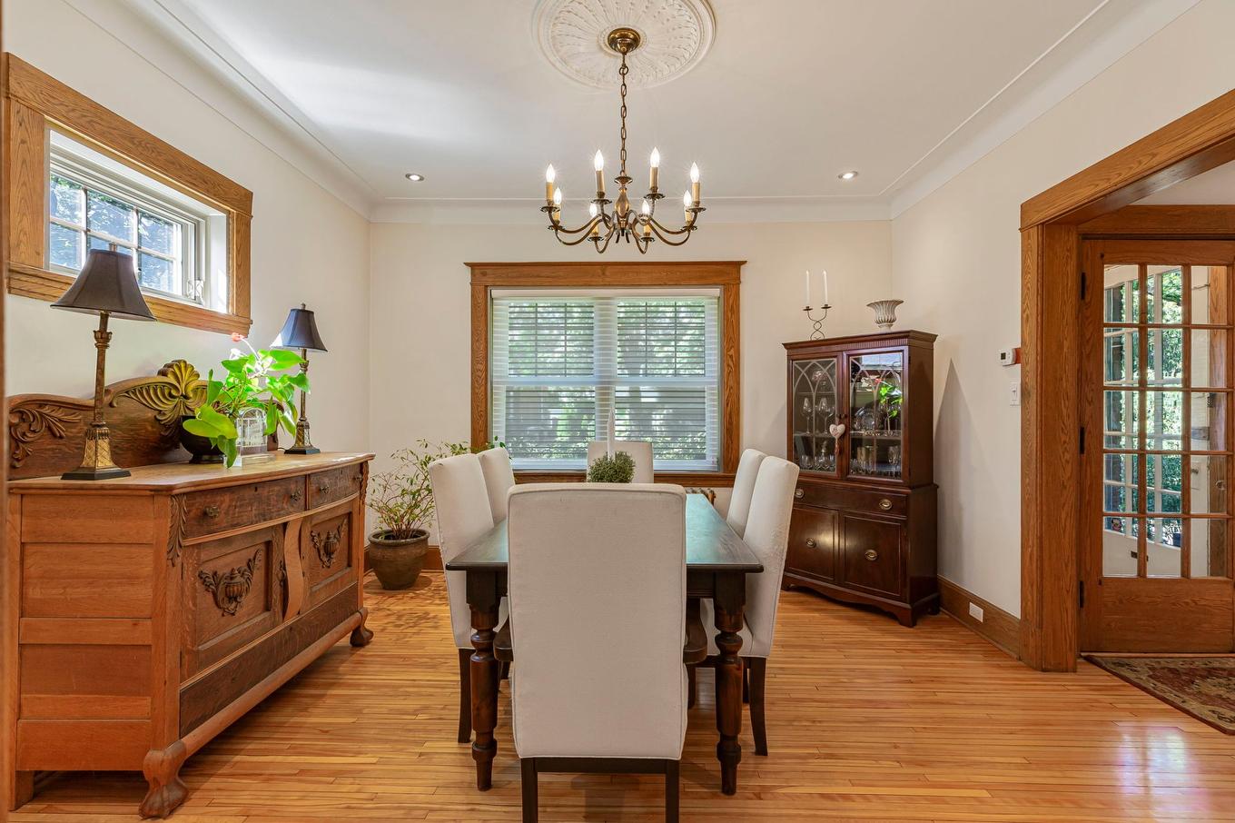Dining room - 108 Av. Kenaston, Mont-Royal, QC - Indoor Photo Showing Dining Room
