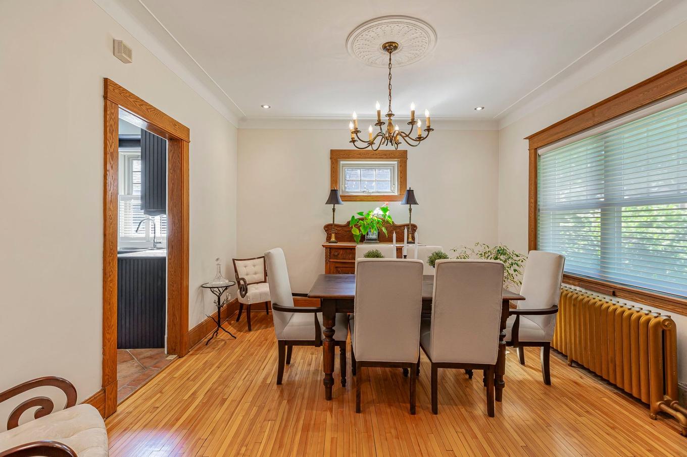 Dining room - 108 Av. Kenaston, Mont-Royal, QC - Indoor Photo Showing Dining Room