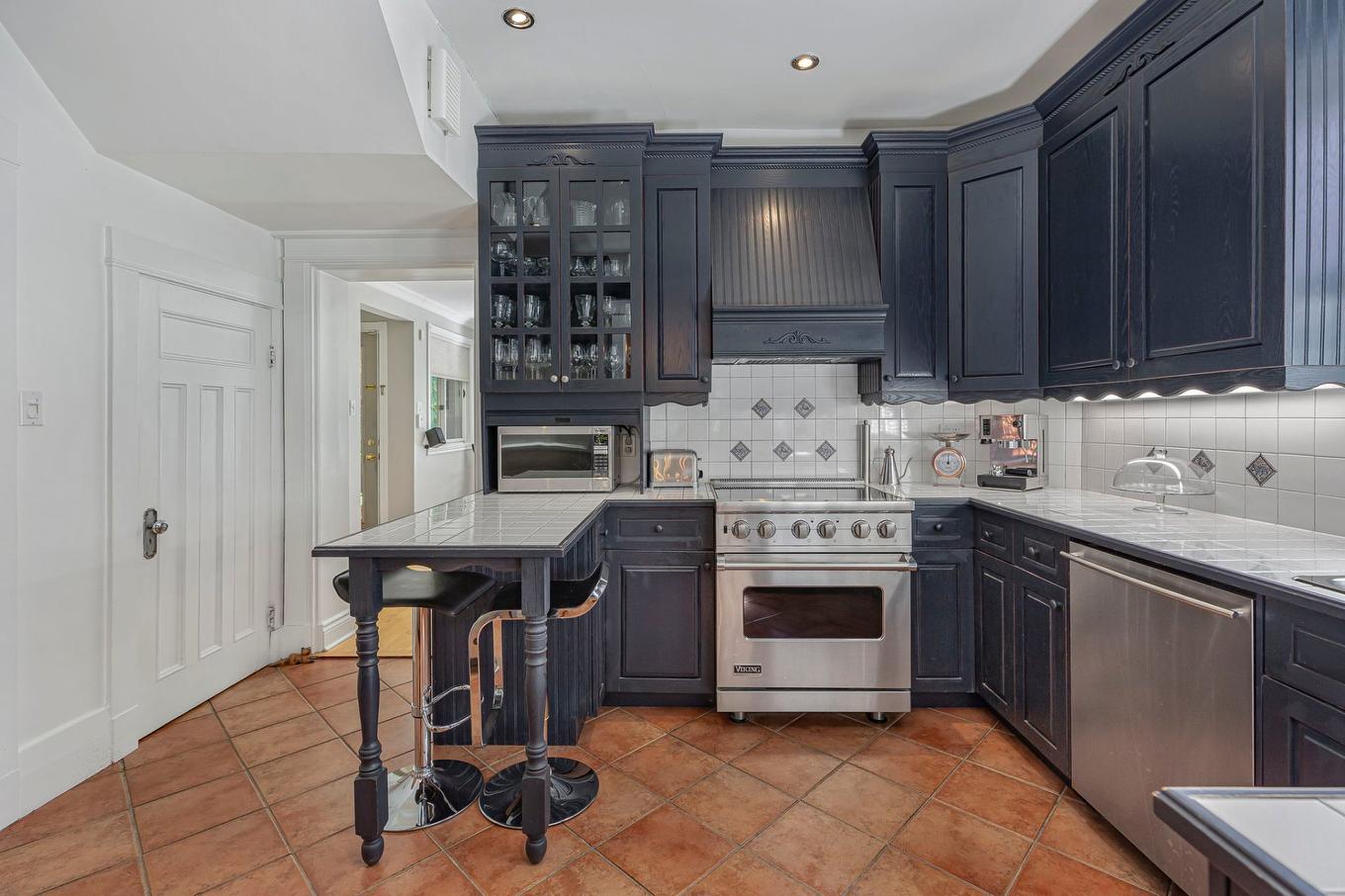 Kitchen - 108 Av. Kenaston, Mont-Royal, QC - Indoor Photo Showing Kitchen