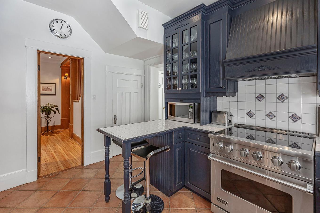 Kitchen - 108 Av. Kenaston, Mont-Royal, QC - Indoor Photo Showing Kitchen
