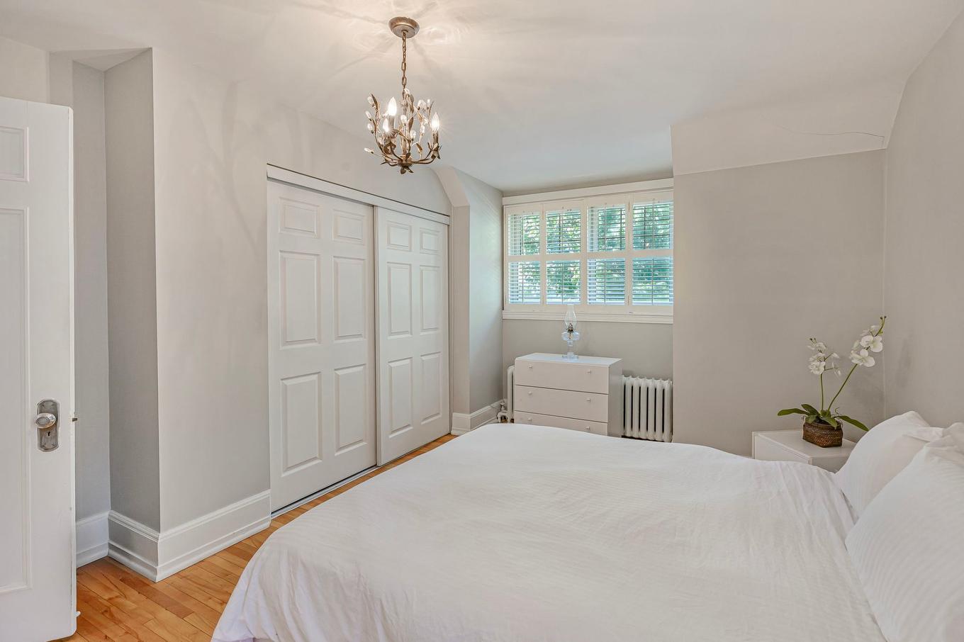 Primary bedroom - 108 Av. Kenaston, Mont-Royal, QC - Indoor Photo Showing Bedroom