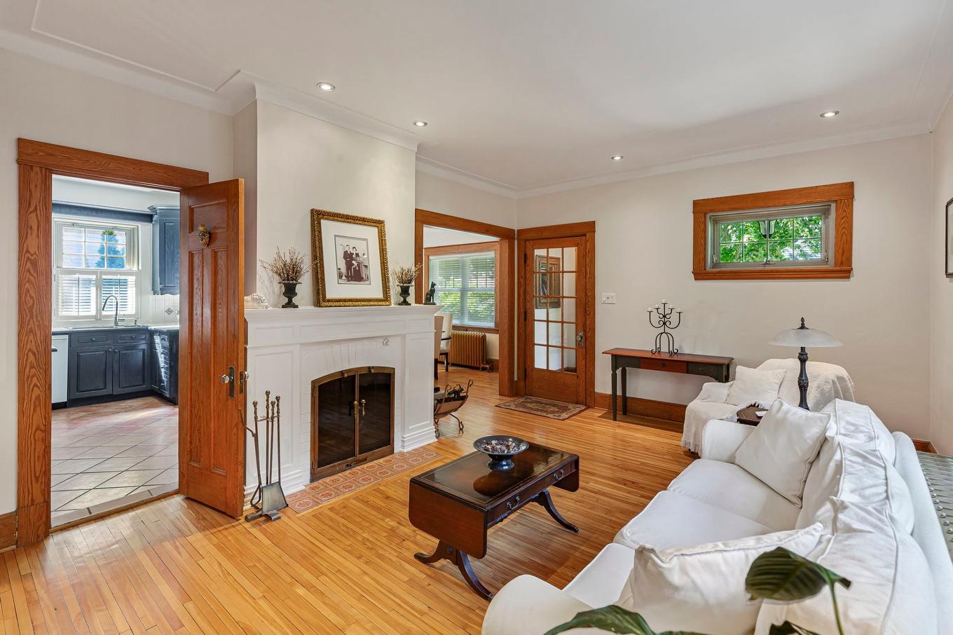 Living room - 108 Av. Kenaston, Mont-Royal, QC - Indoor Photo Showing Living Room With Fireplace