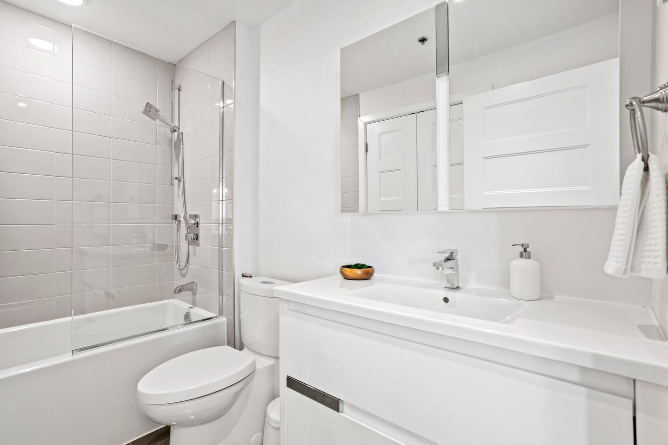 Salle de bains - 204-359 Boul. Brunswick, Pointe-Claire, QC - Indoor Photo Showing Bathroom