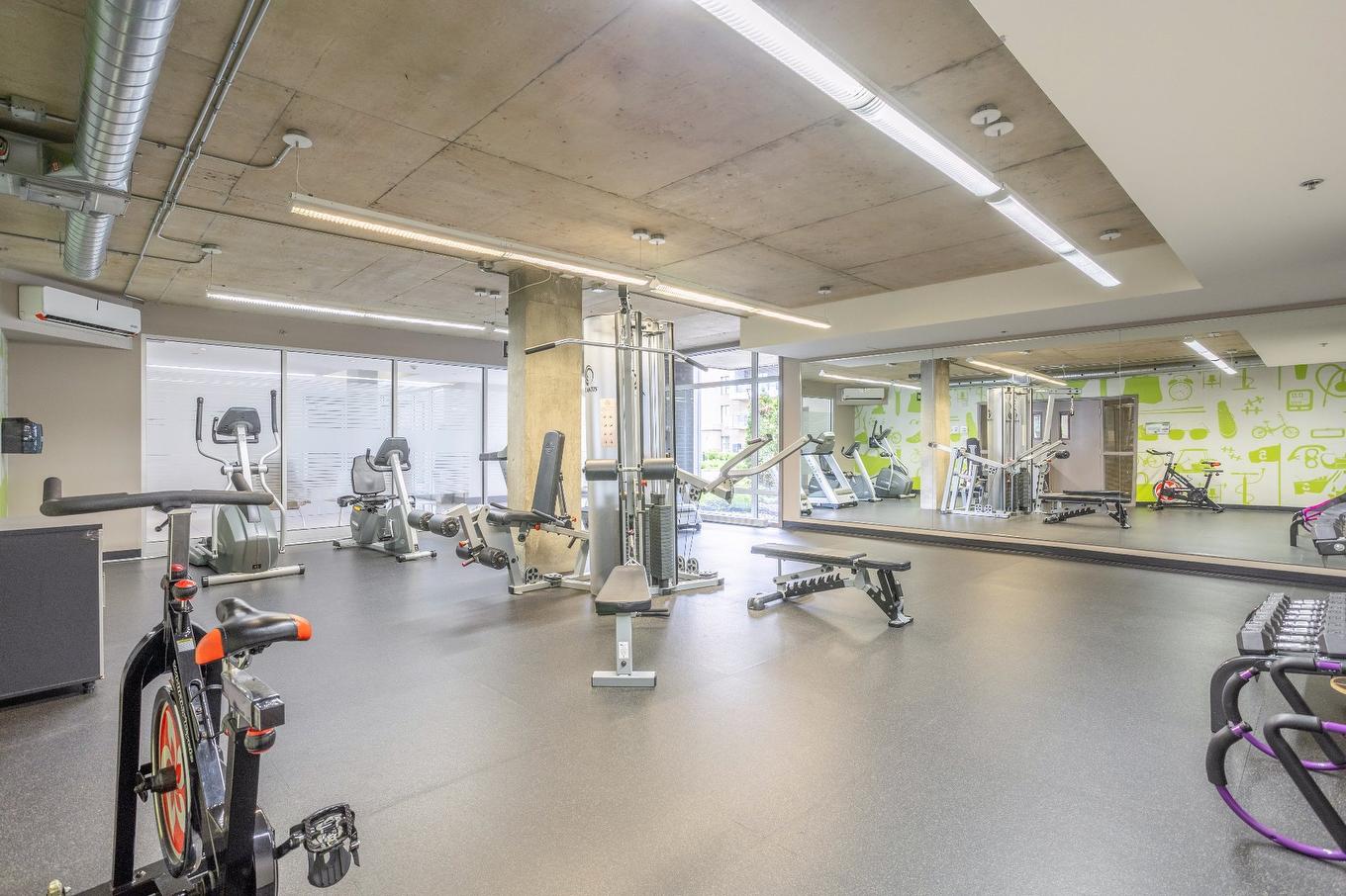 Autre - 204-359 Boul. Brunswick, Pointe-Claire, QC - Indoor Photo Showing Gym Room