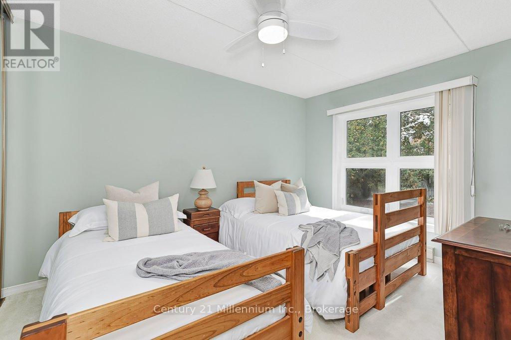24 - 409 Mariners Way, Collingwood, ON - Indoor Photo Showing Bedroom