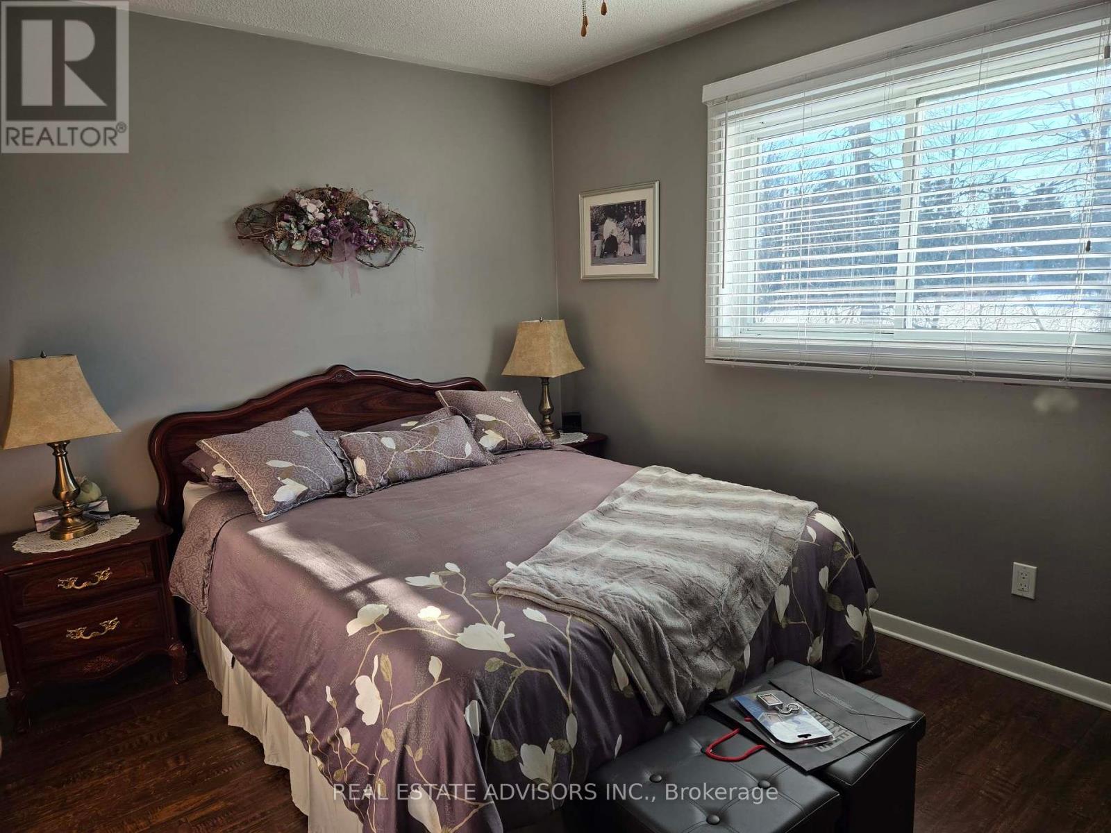 1069 Bird Road, Haldimand, ON - Indoor Photo Showing Bedroom