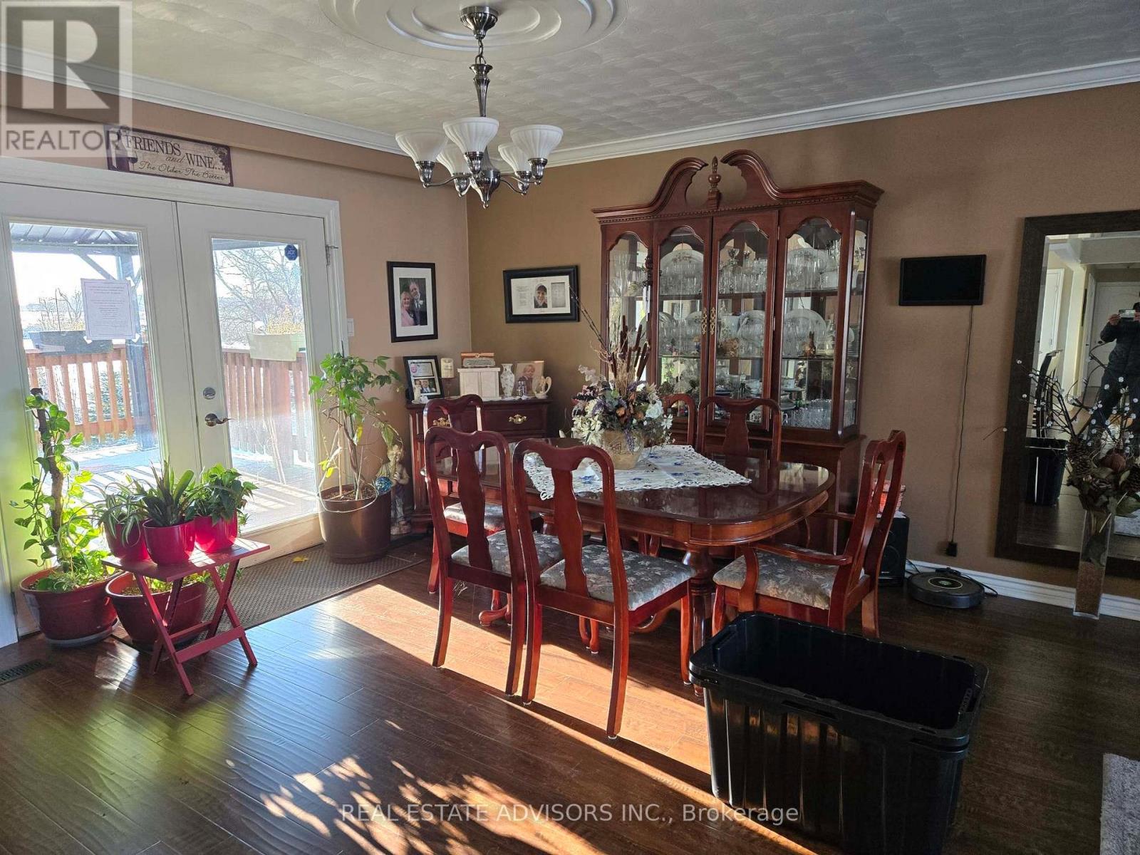 1069 Bird Road, Haldimand, ON - Indoor Photo Showing Dining Room