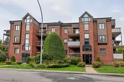 E-7485 Rue Namur Brossard, QC J4Y 2P2