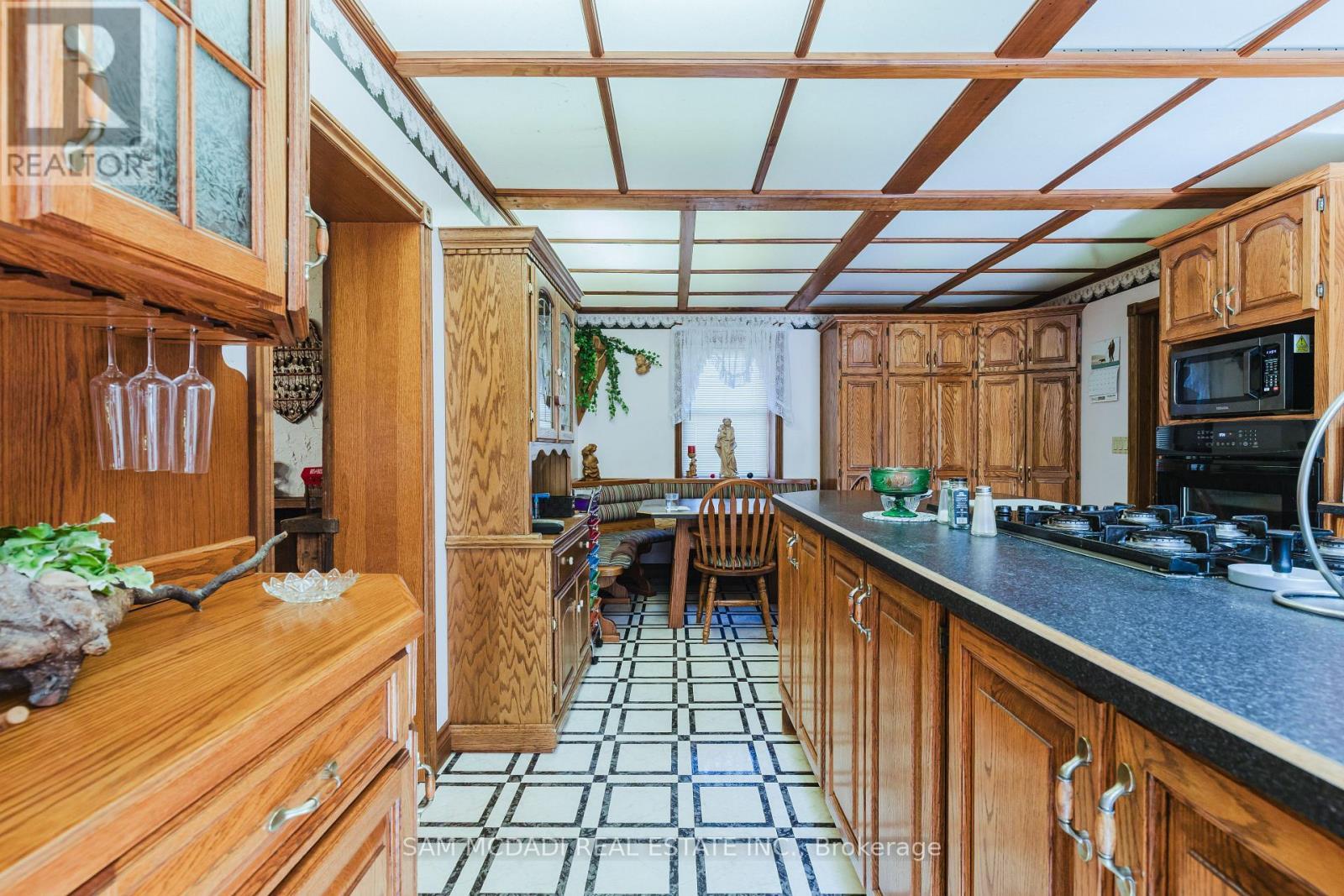 6 Drayton Street, Norfolk, ON - Indoor