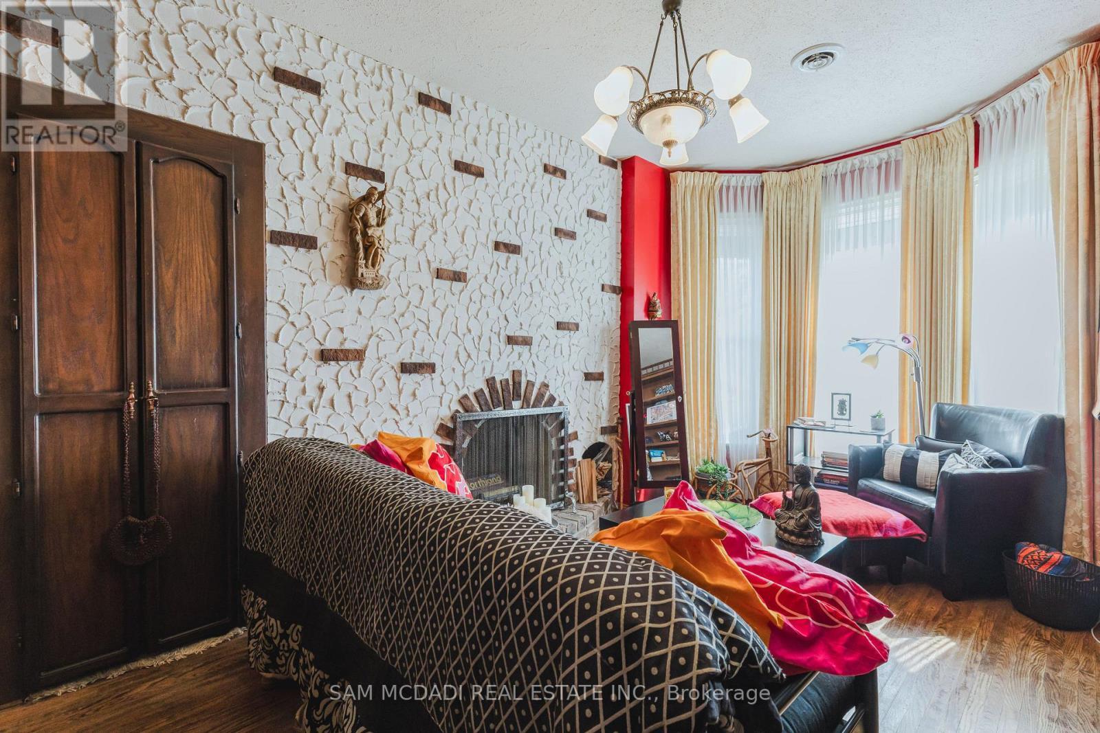 6 Drayton Street, Norfolk, ON - Indoor