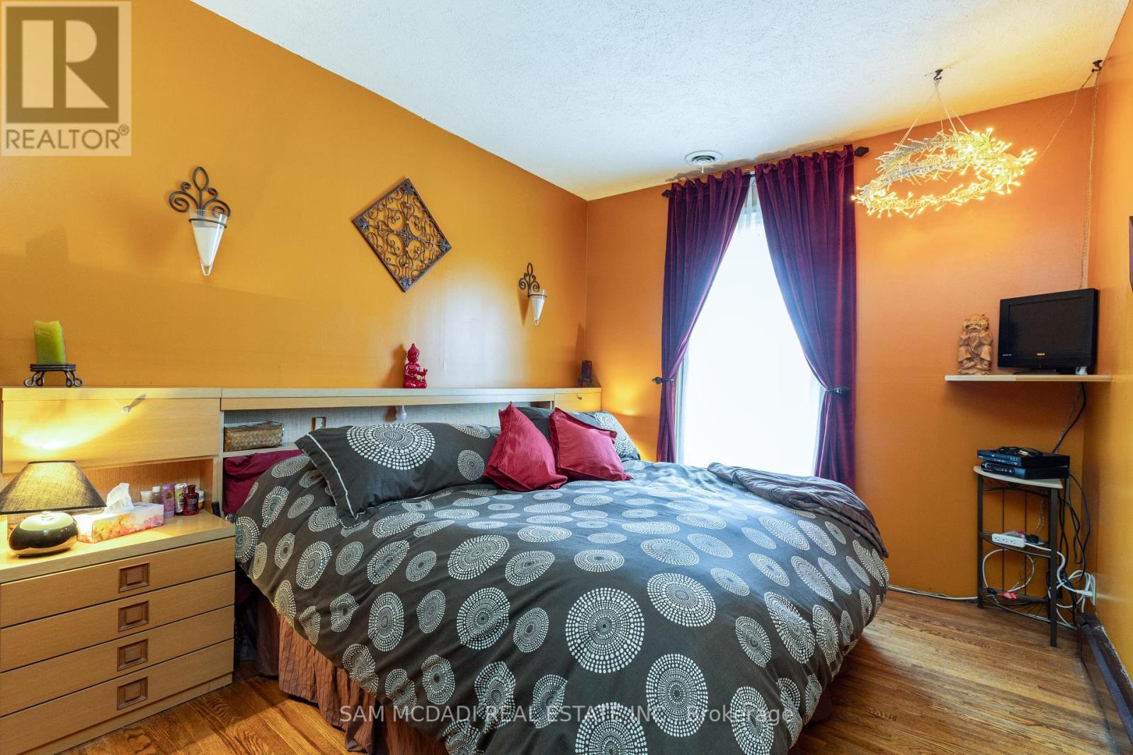 6 Drayton Street, Norfolk, ON - Indoor Photo Showing Bedroom