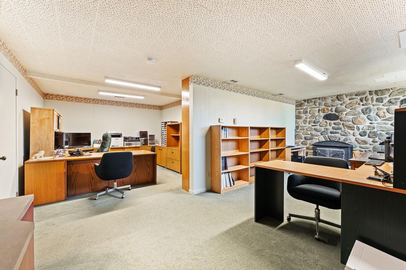Basement - 800 Rue Du Centenaire, Farnham, QC - Indoor Photo Showing Office