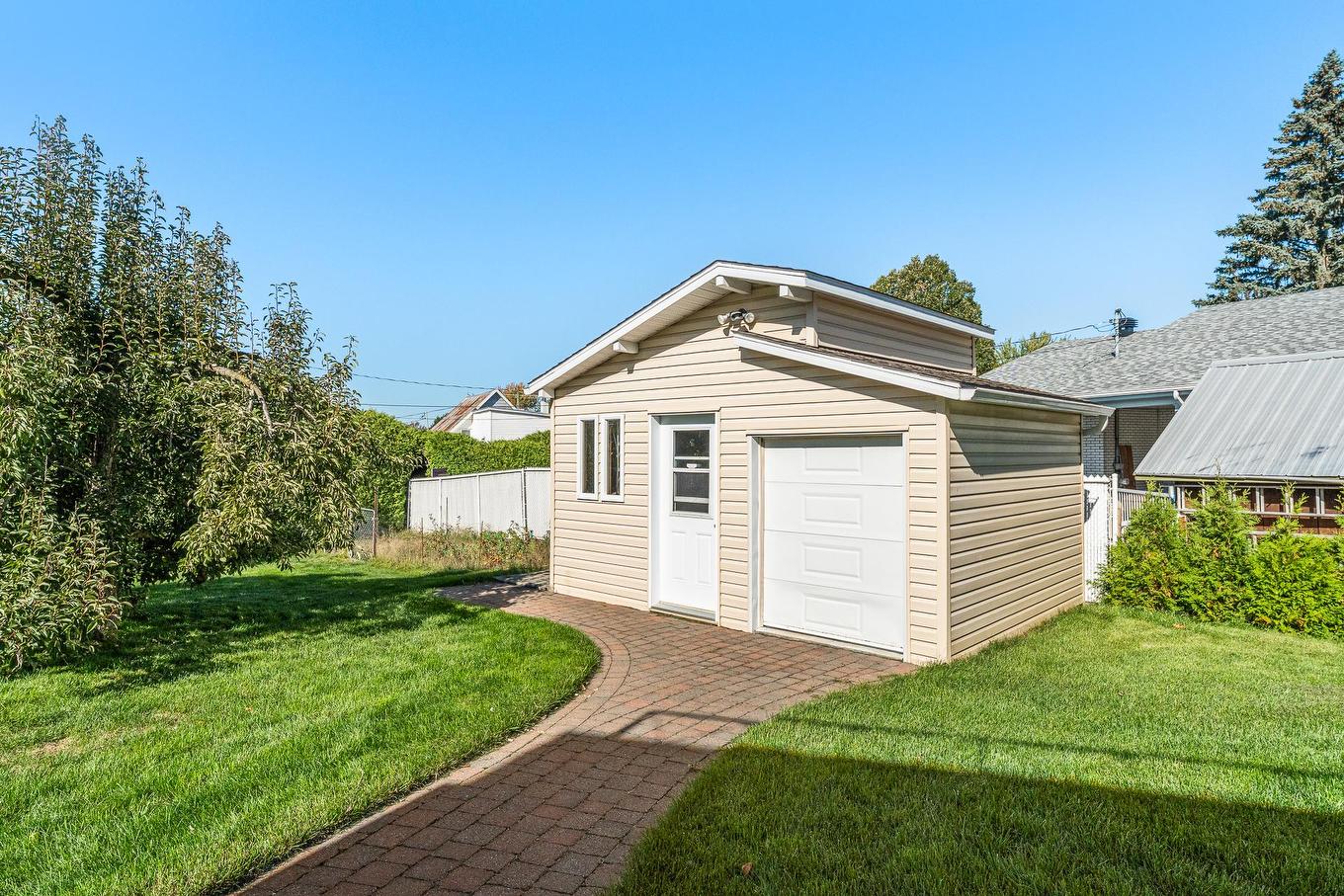 Shed - 800 Rue Du Centenaire, Farnham, QC - Outdoor