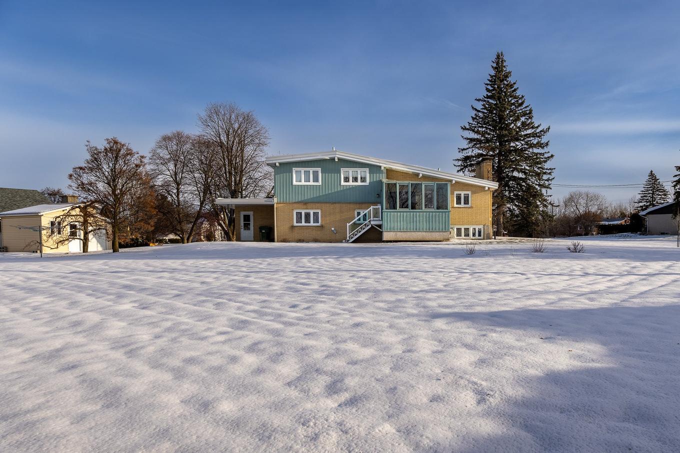 Back facade - 800 Rue Du Centenaire, Farnham, QC - Outdoor