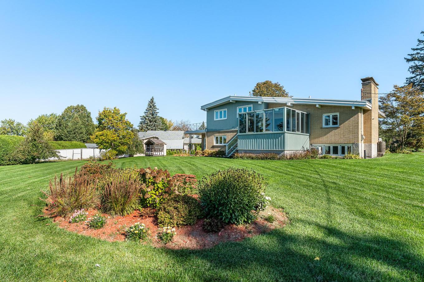 Back facade - 800 Rue Du Centenaire, Farnham, QC - Outdoor