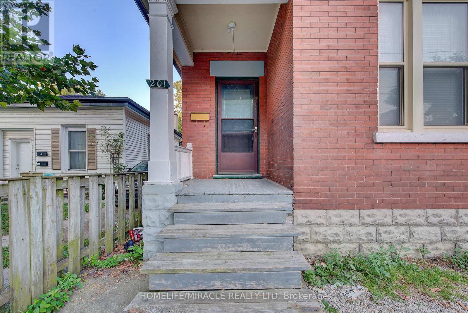 201 Clarence Street, London East, ON - Outdoor With Exterior