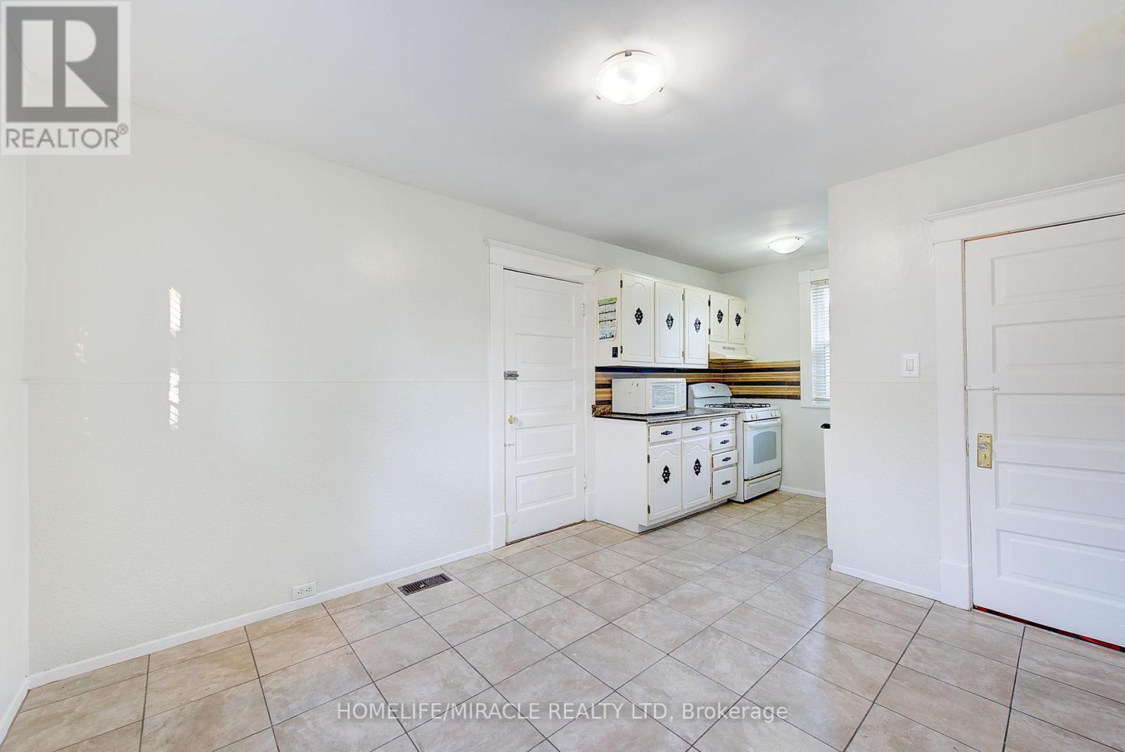 201 Clarence Street, London East, ON - Indoor