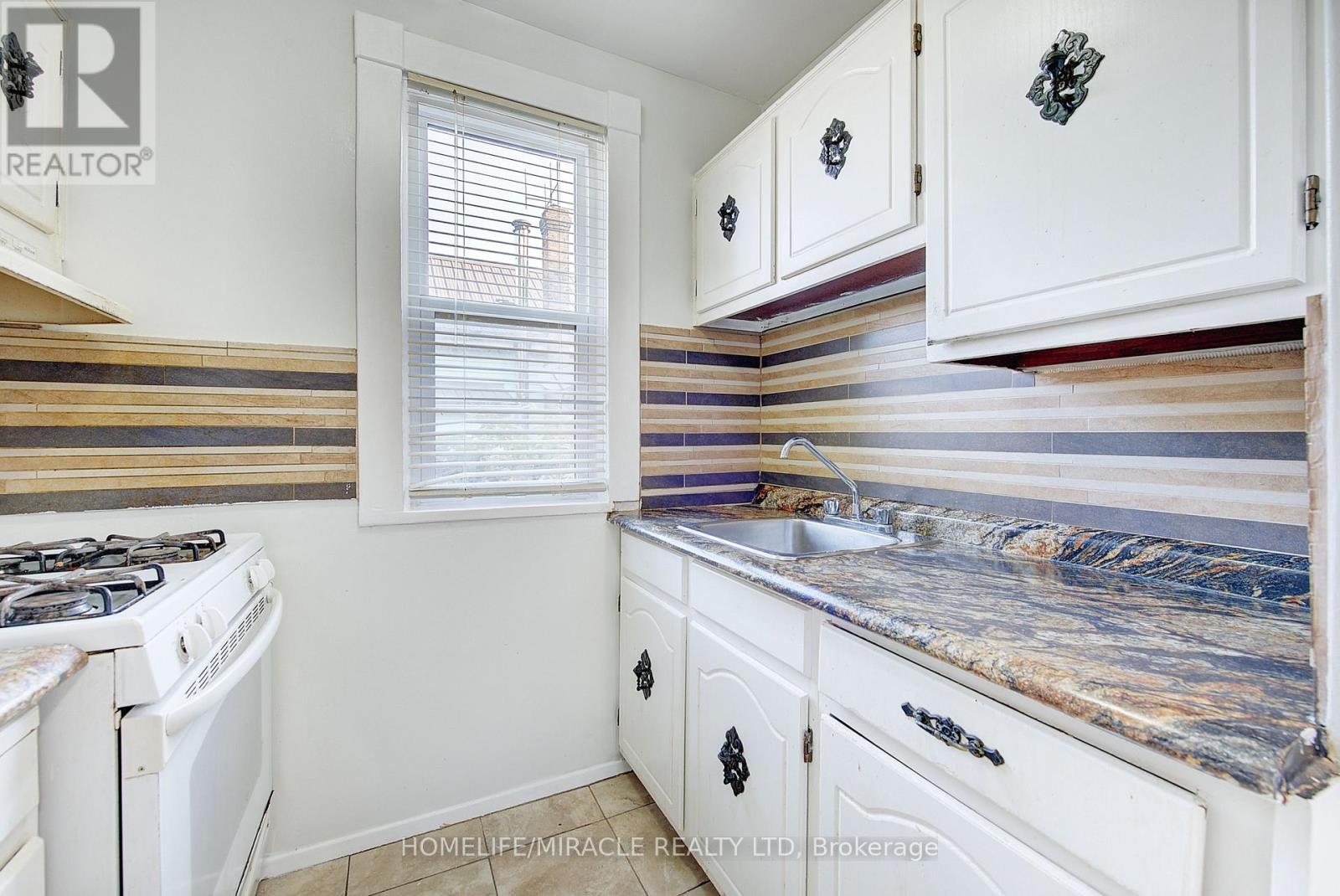 201 Clarence Street, London East, ON - Indoor Photo Showing Kitchen