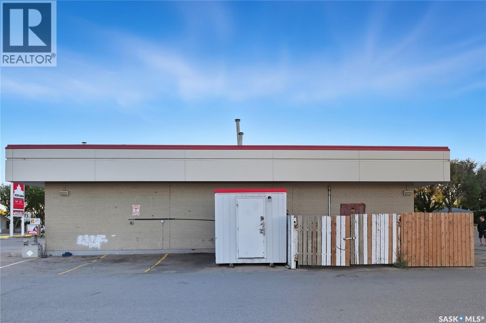 2355 Preston Avenue S, Saskatoon, SK