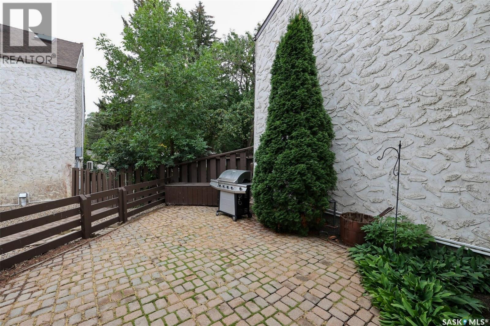 47 Laverendrye Way, Regina, SK - Outdoor