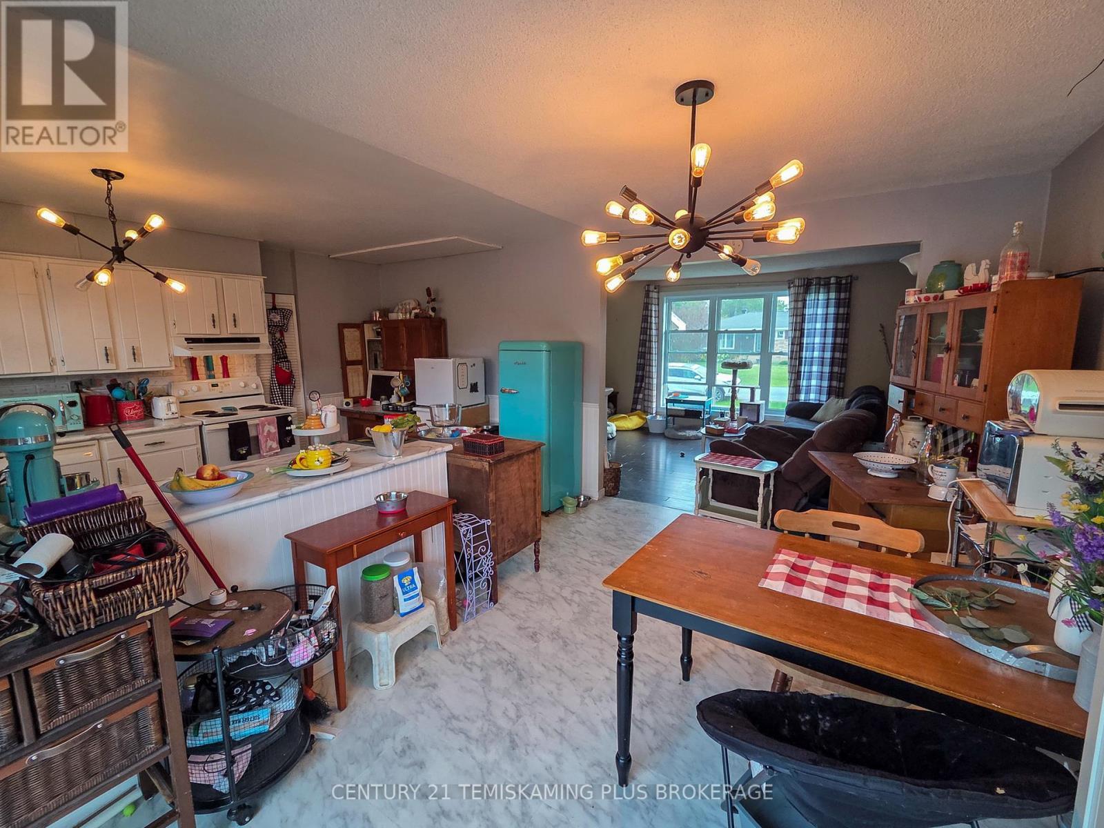 Main Floor Dining Area - 47 Eighth Avenue, Englehart, ON - Indoor