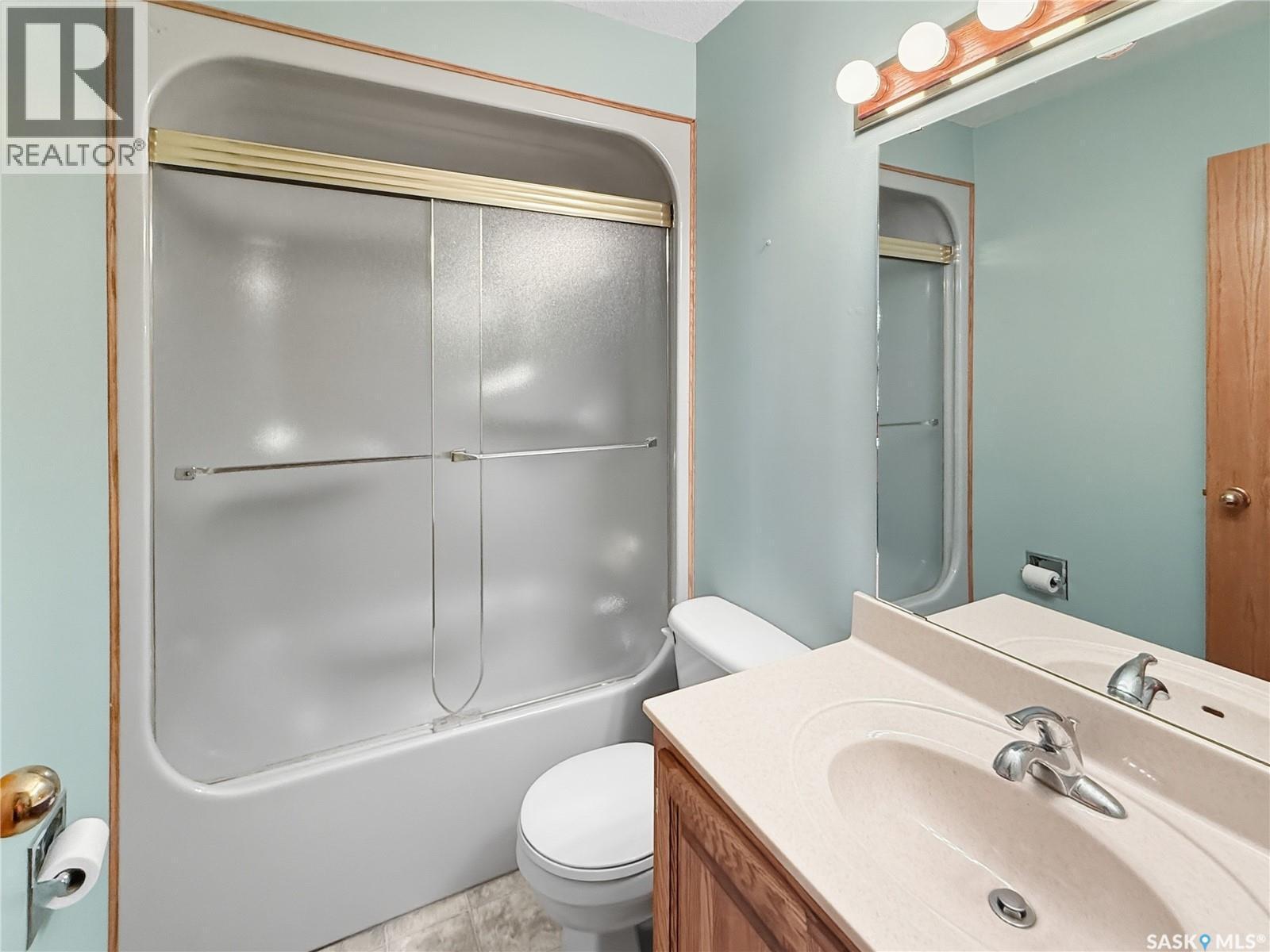 406 Curry Crescent, Swift Current, SK - Indoor Photo Showing Bathroom