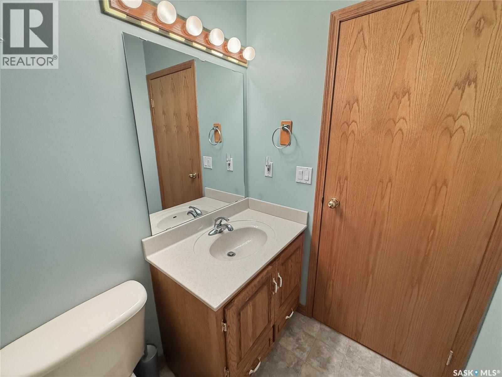 406 Curry Crescent, Swift Current, SK - Indoor Photo Showing Bathroom